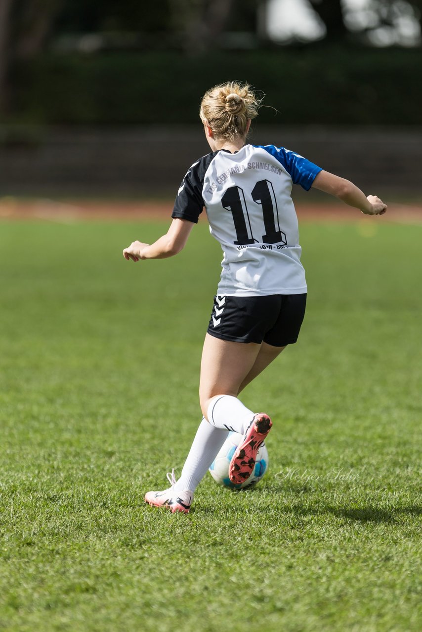 Bild 361 - wBJ VfL Pinneberg - Germania Schnelsen : Ergebnis: 15:1